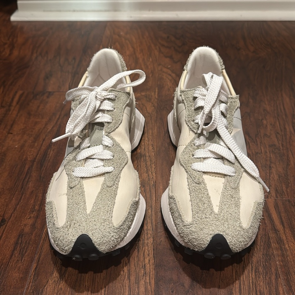 New Balance 327 Sneakers--never worn